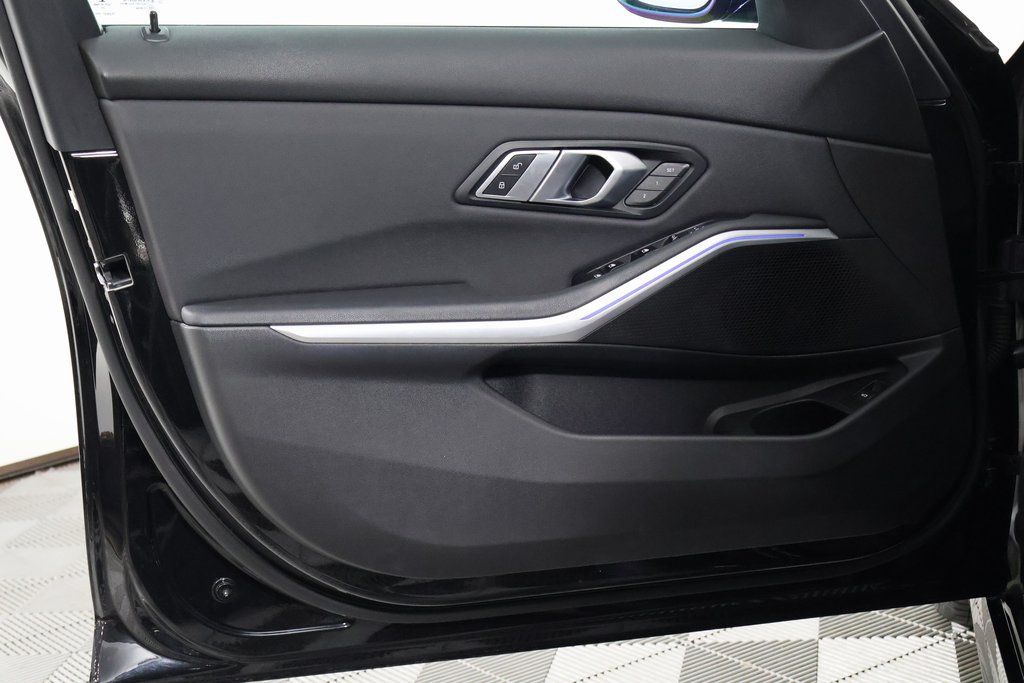 Thumbnail: 2021 BMW 3 Series - 12