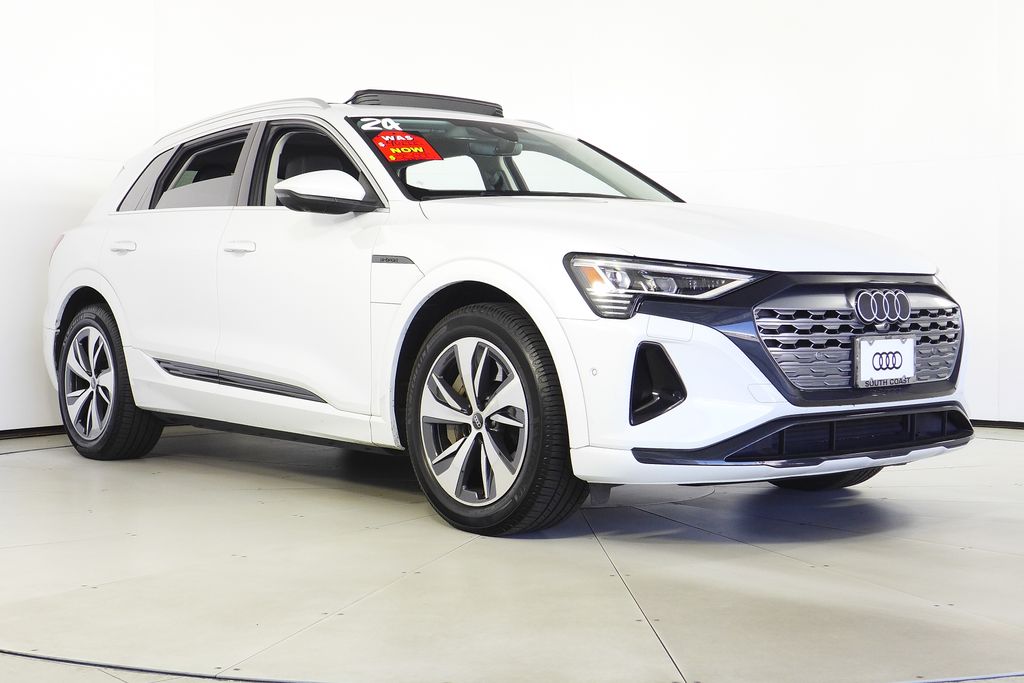Thumbnail: 2024 Audi Q8 e-tron - 4