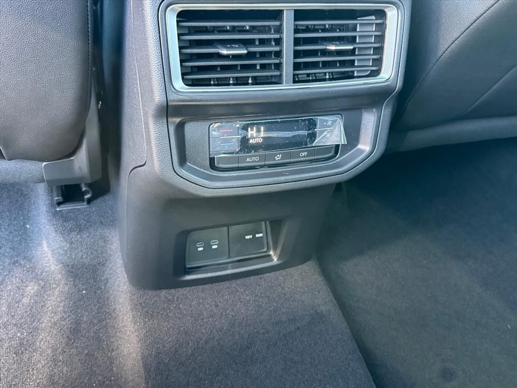 New 2026 Deep Black Pearl Volkswagen 2.0T Peak Edition image 11