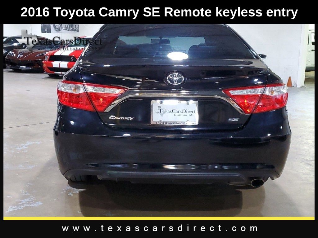 2016 Toyota Camry SE 11