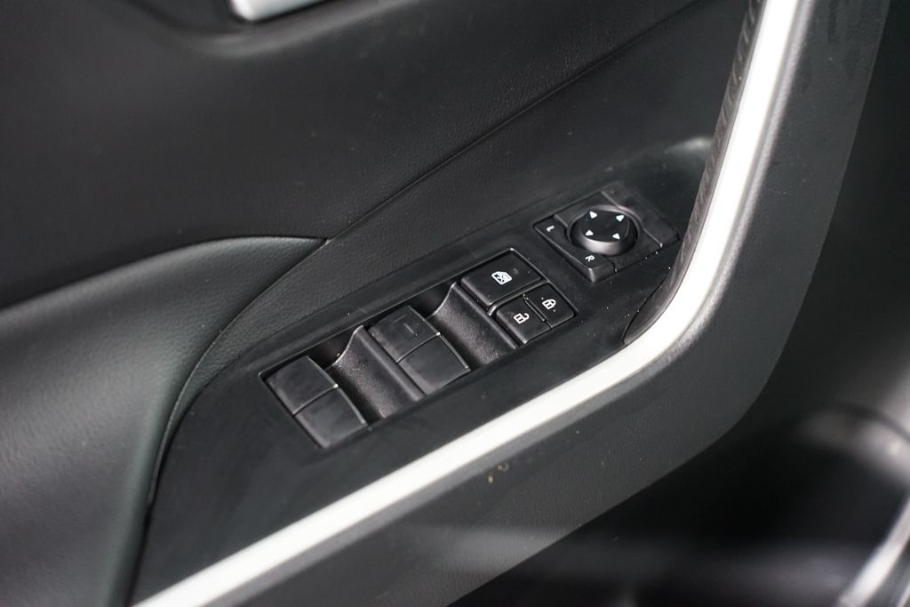 Thumbnail: 2021 Toyota RAV4 - 30