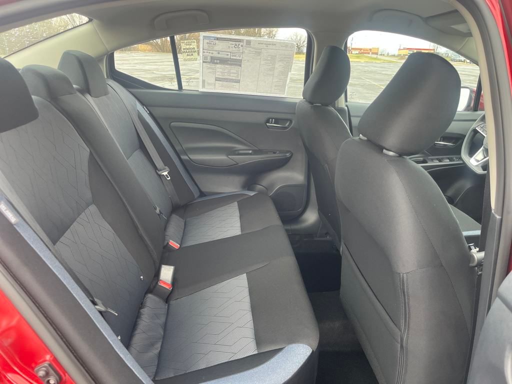2025 Nissan Versa 1.6 SV photo