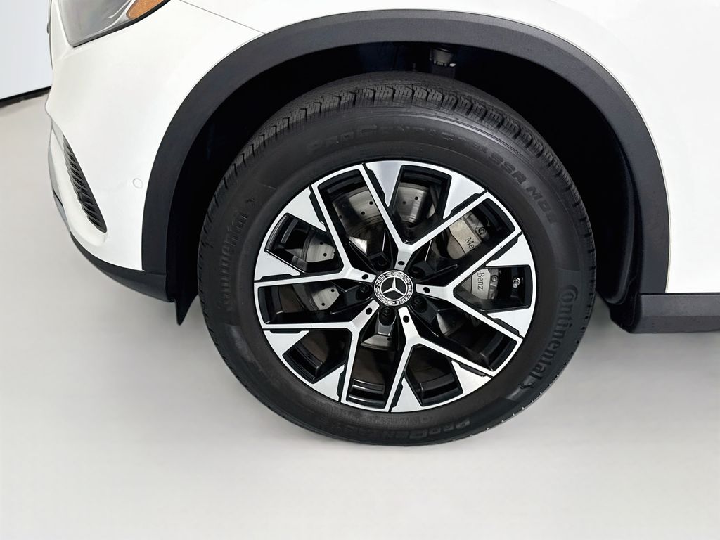 Thumbnail: 2025 Mercedes-Benz GLC - 30