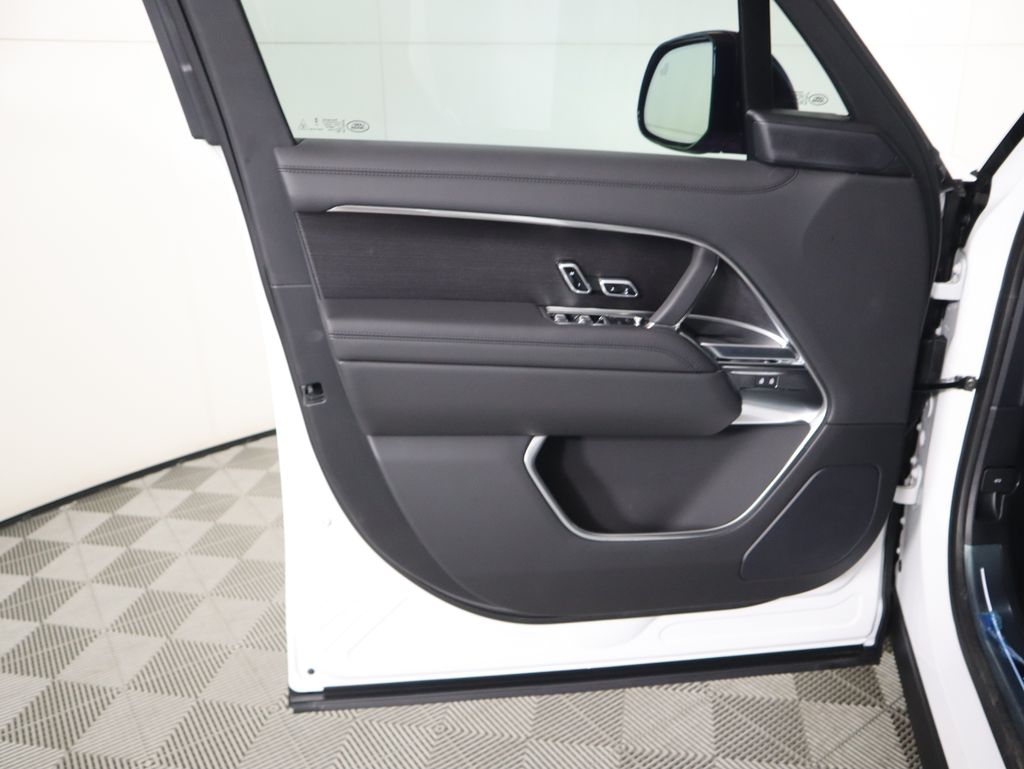 Thumbnail: 2025 Land Rover Range Rover - 26