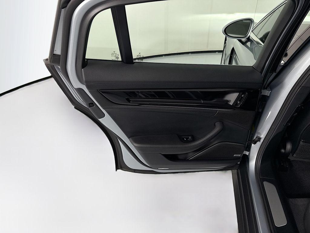 Thumbnail: 2025 Porsche Panamera - 27