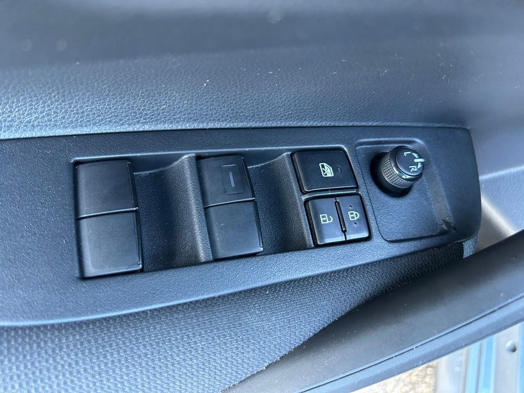 Thumbnail: 2021 Toyota Corolla - 16