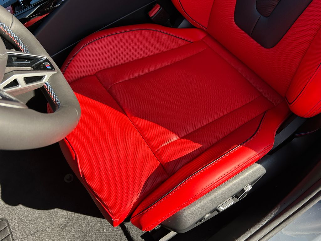 Thumbnail: 2026 BMW M5 - 15