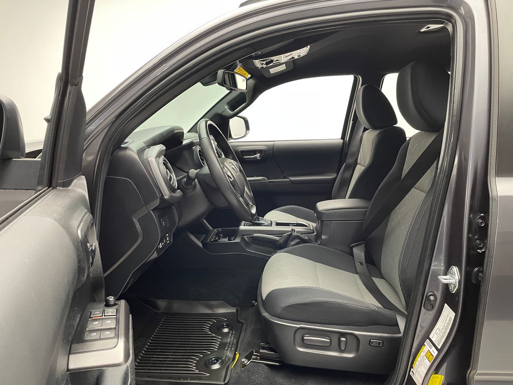 Thumbnail: 2022 Toyota Tacoma - 12