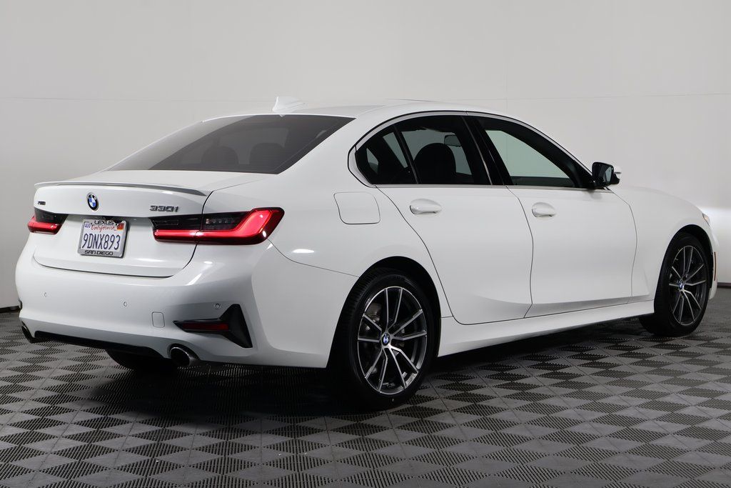 Thumbnail: 2019 BMW 3 Series - 4