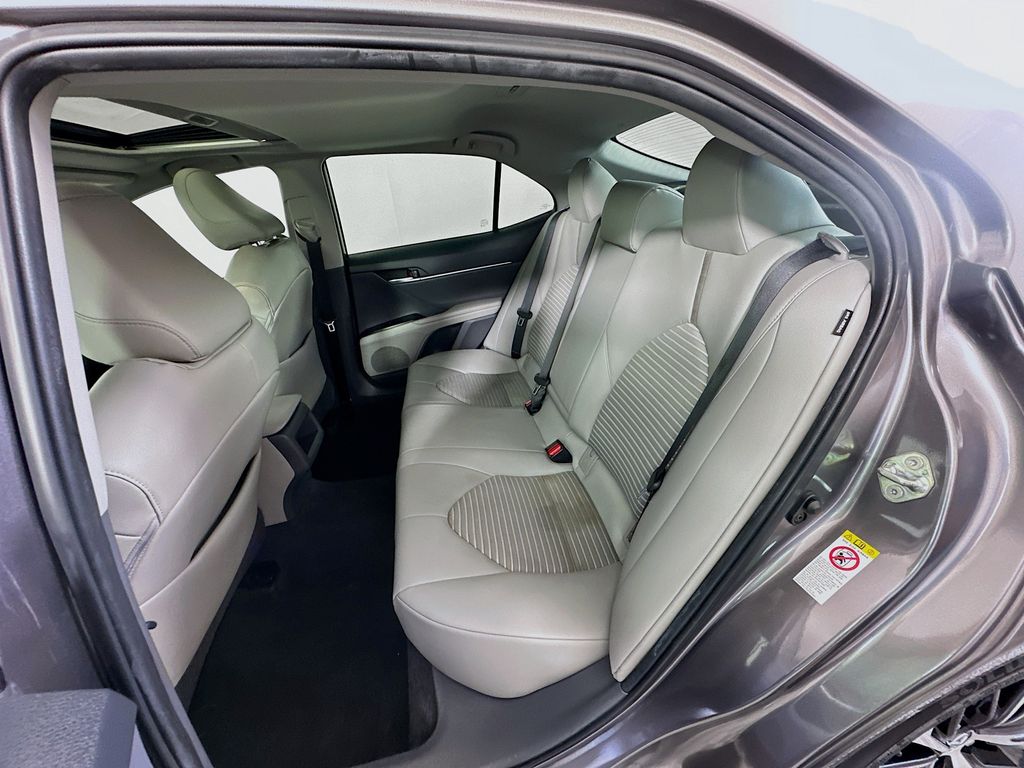Thumbnail: 2018 Toyota Camry - 24