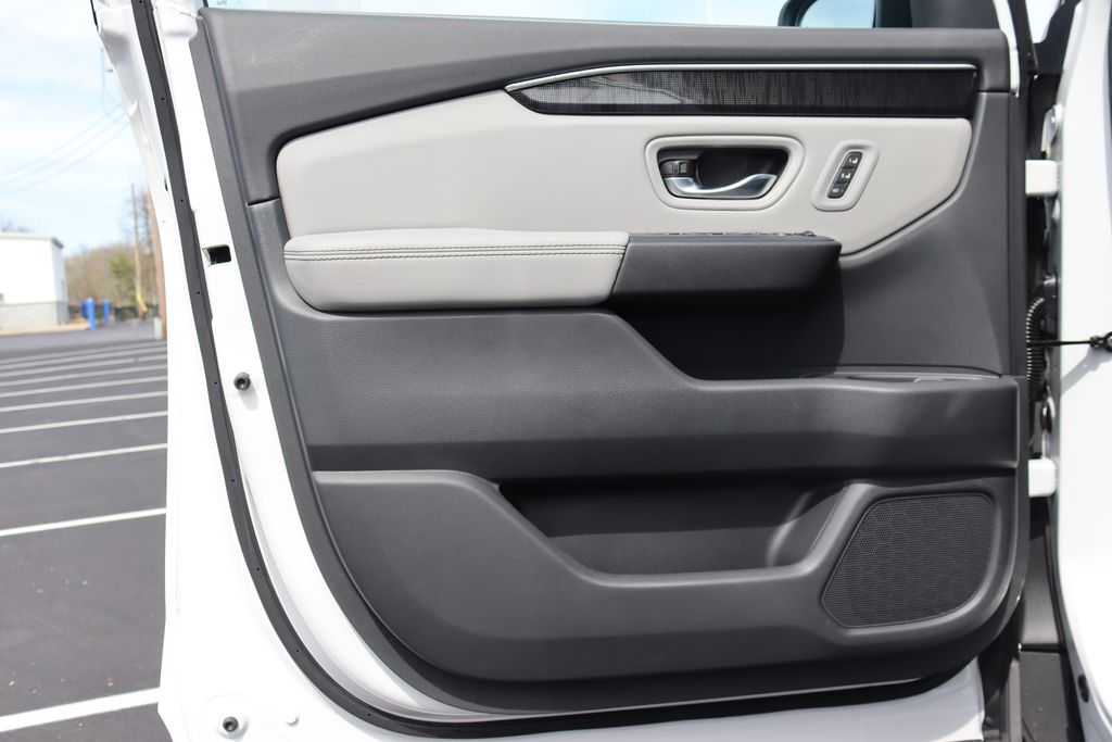 2025 Honda Pilot Elite 31
