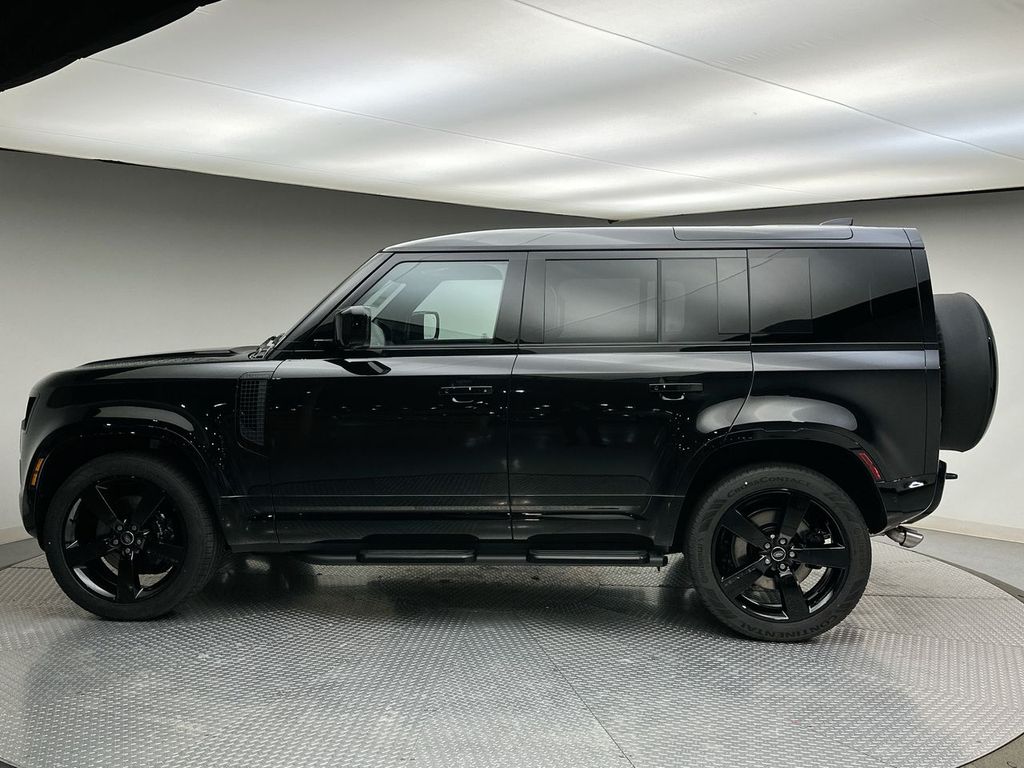 2025 Land Rover Defender 110 2