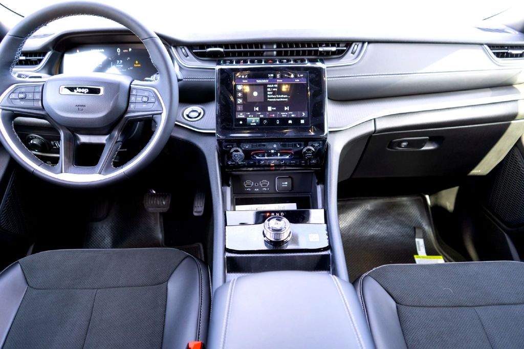 New Car 2025 Jeep Grand Cherokee L  Laredo For Sale Under $50,000 In Taylor, Texas