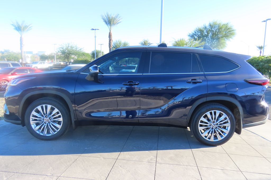 Thumbnail: 2026 Toyota Highlander - 8