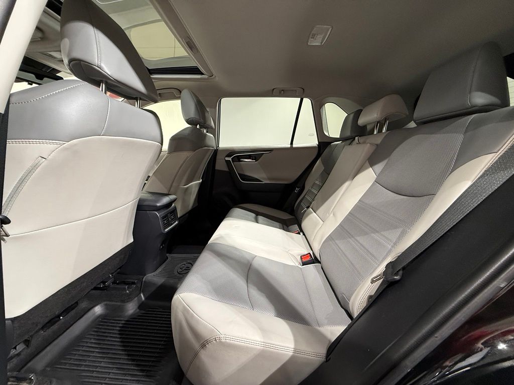 Thumbnail: 2019 Toyota RAV4 - 20