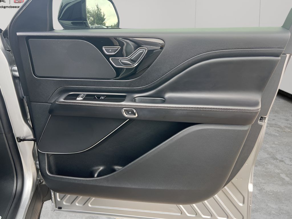 Used Car 2023 Lincoln Aviator  Standard For Sale Under $50,000 In Austin, Texas