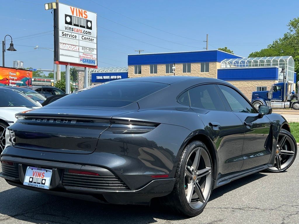 2022 Porsche Taycan 4S photo