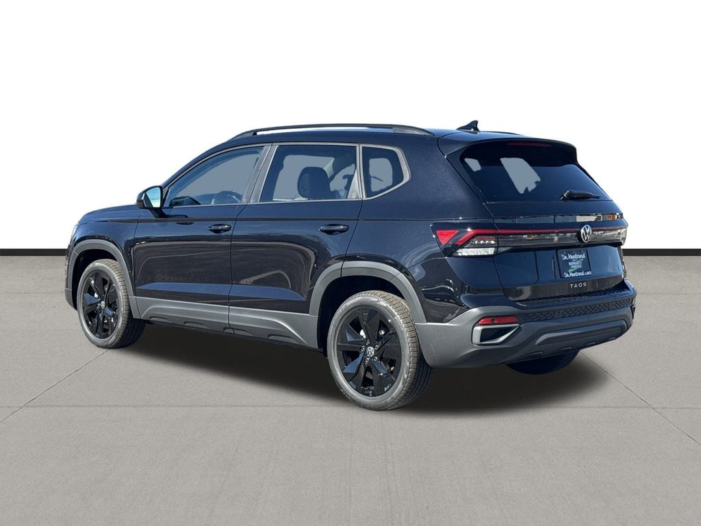 2026 Volkswagen Taos 1.5T SE Black - 6