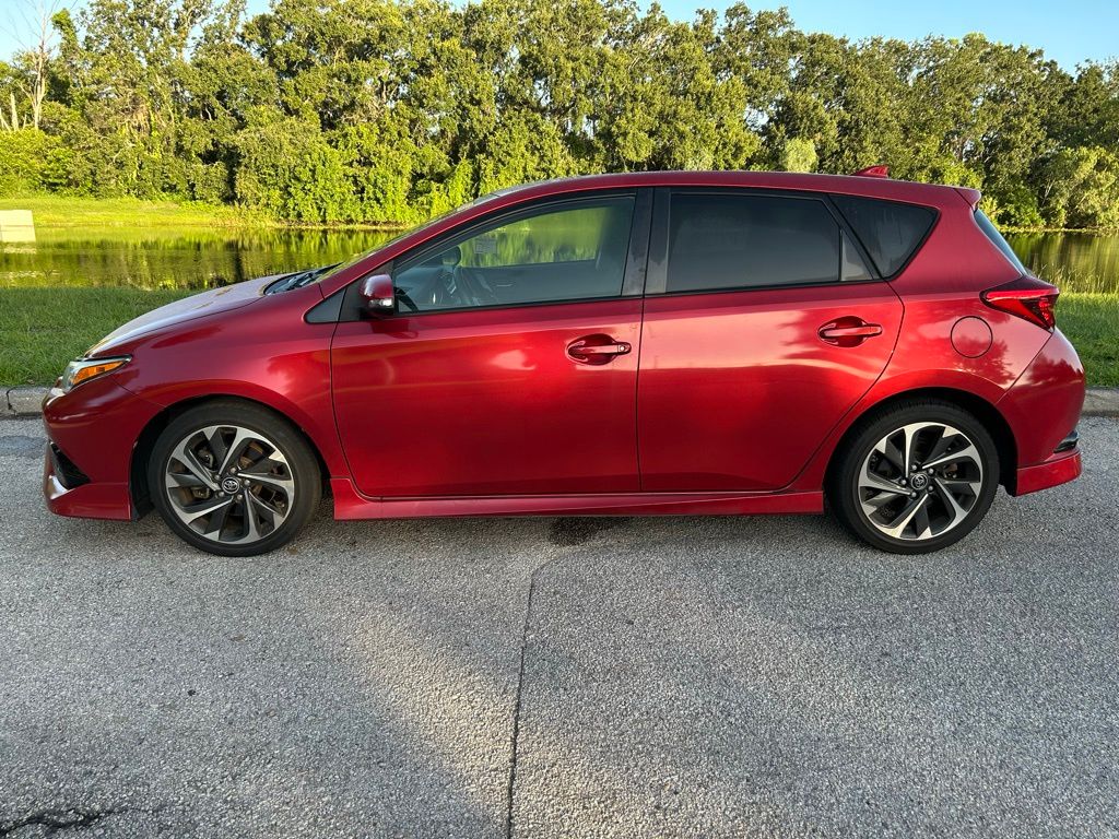 Thumbnail: 2018 Toyota Corolla iM - 2