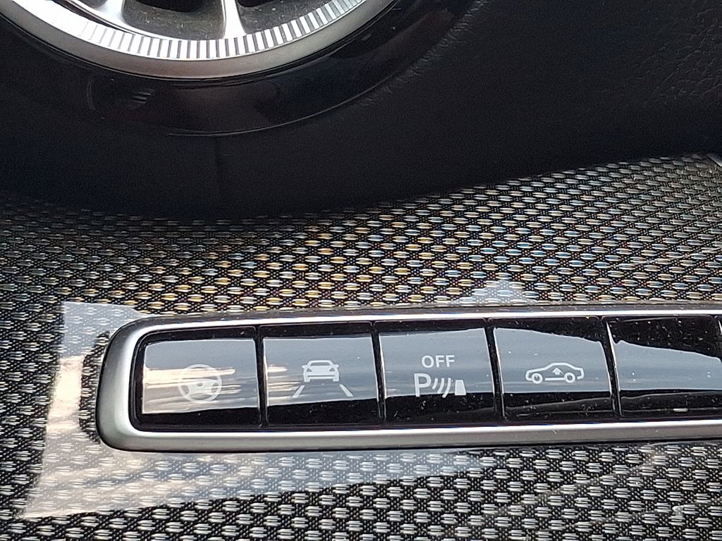Thumbnail: 2019 Mercedes-Benz E-Class - 27