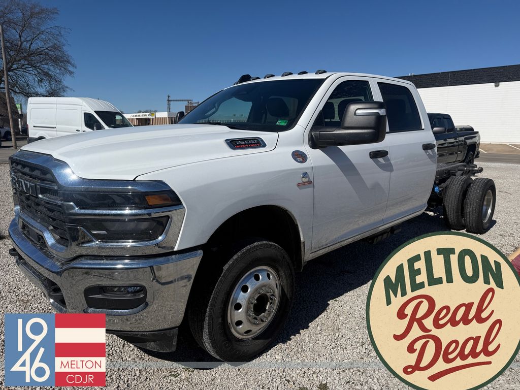 2025 RAM 3500 Chassis Tradesman Crew Cab LB DRW RWD