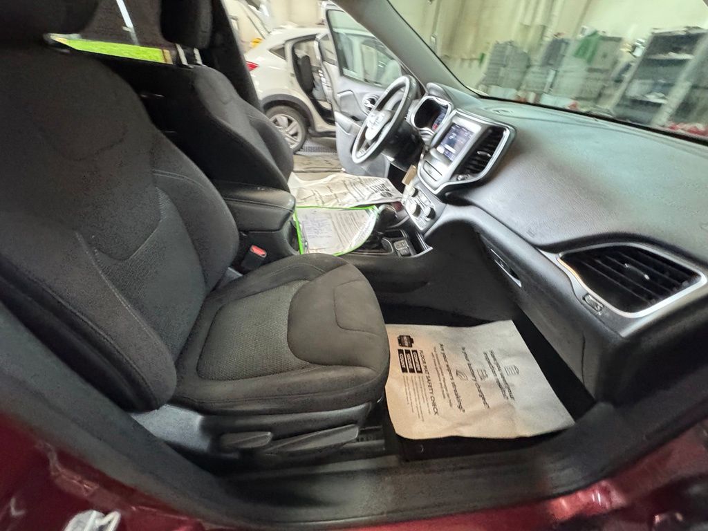 Used 2019 Jeep Cherokee SUV