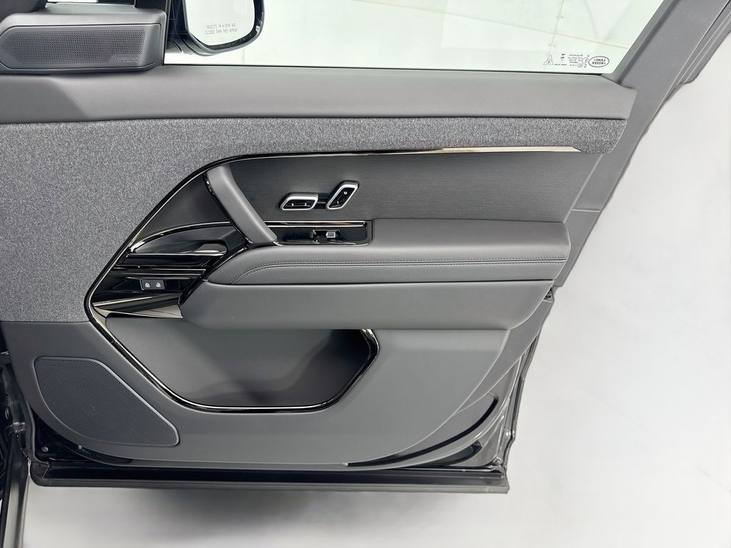 Thumbnail: 2026 Land Rover Range Rover Sport - 24