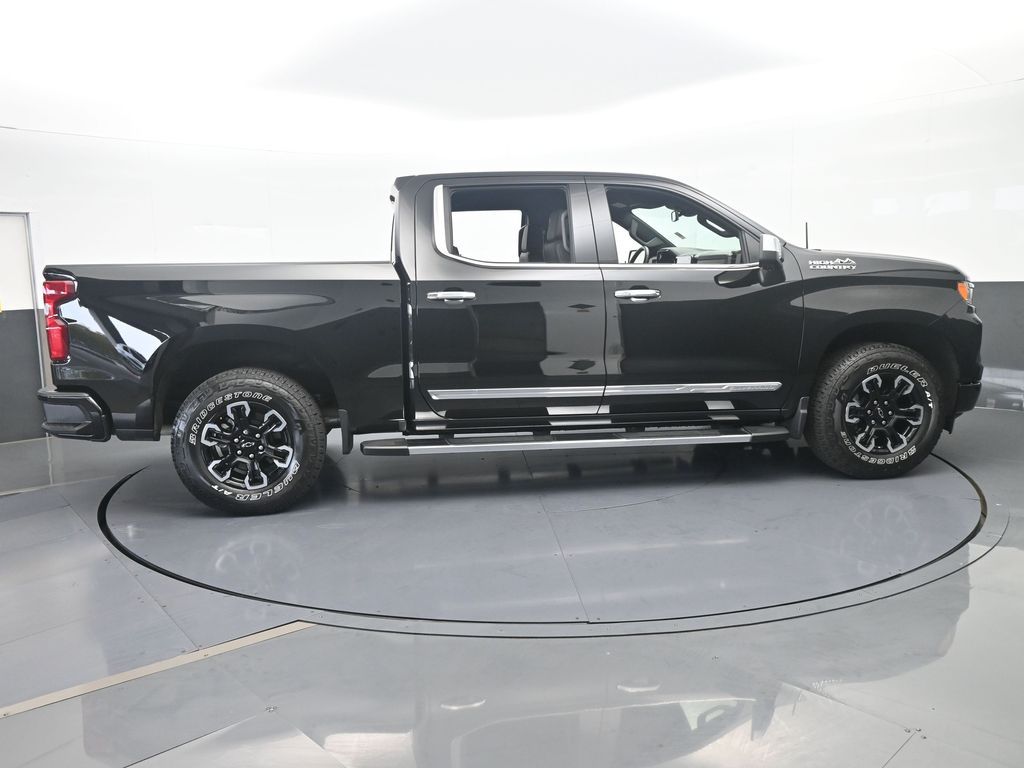 Used 2025 Black Chevrolet High Country image 7