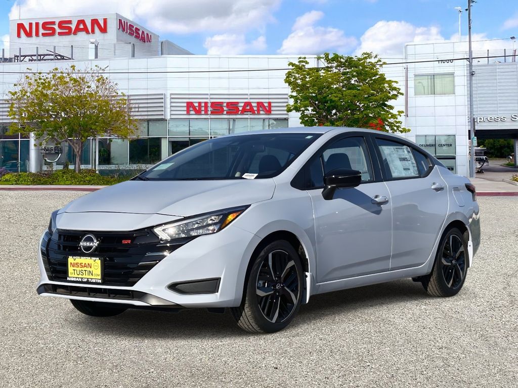 2025 Nissan Versa 1.6 SR