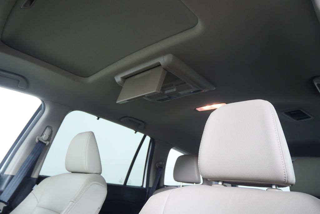 Thumbnail: 2017 Honda Pilot - 12