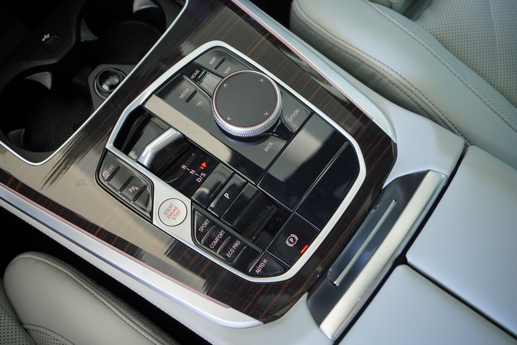 Thumbnail: 2026 BMW X5 - 19
