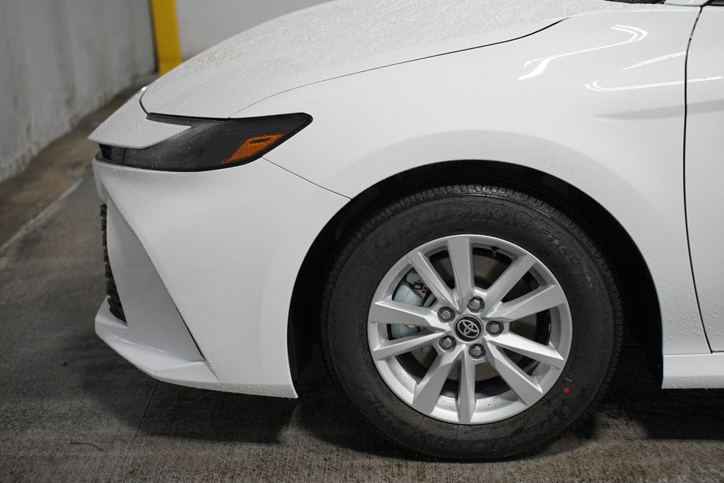 2025 Toyota Camry LE 5
