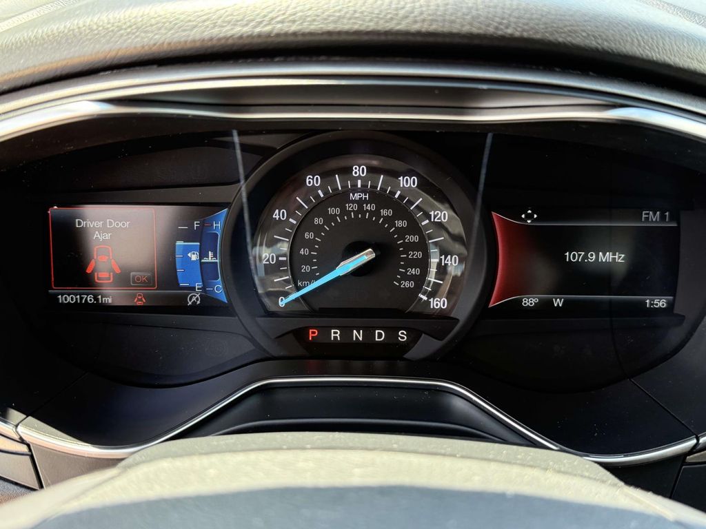 Used 2018 Black Ford SE image 28