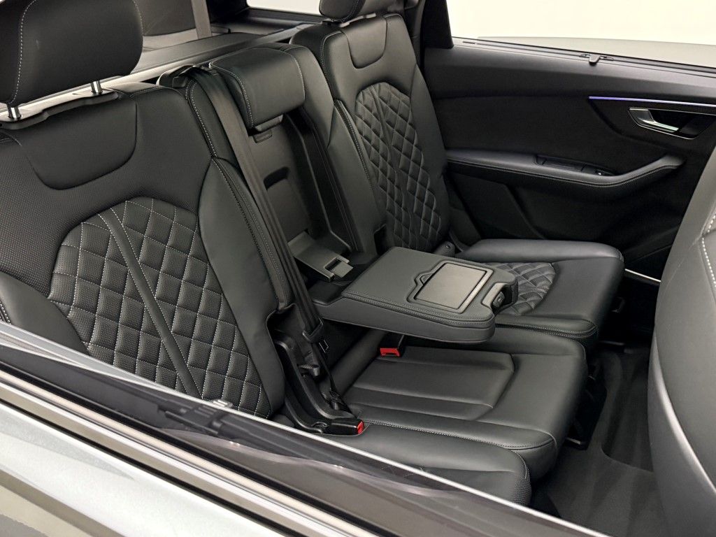 Thumbnail: 2021 Audi SQ7 - 27