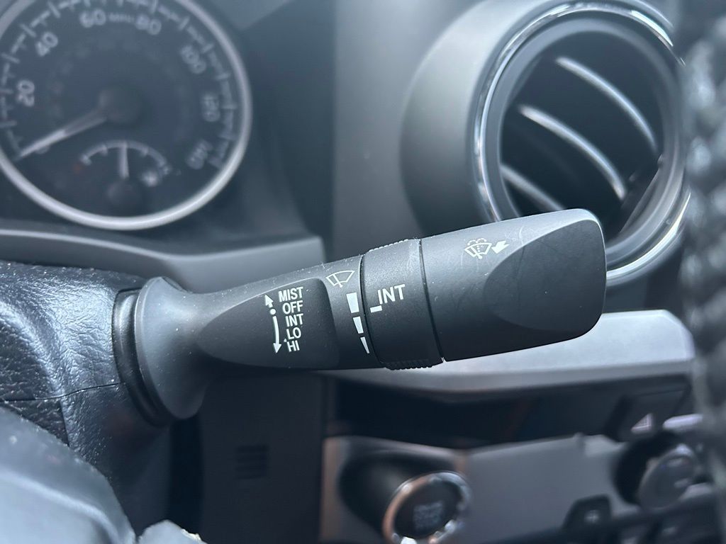 2023 Toyota Tacoma TRD Off-Road 24