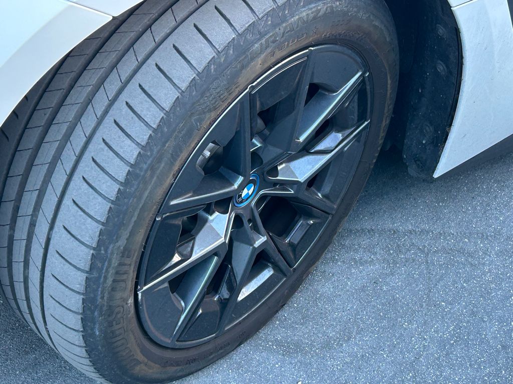 Thumbnail: 2023 BMW i4 - 3