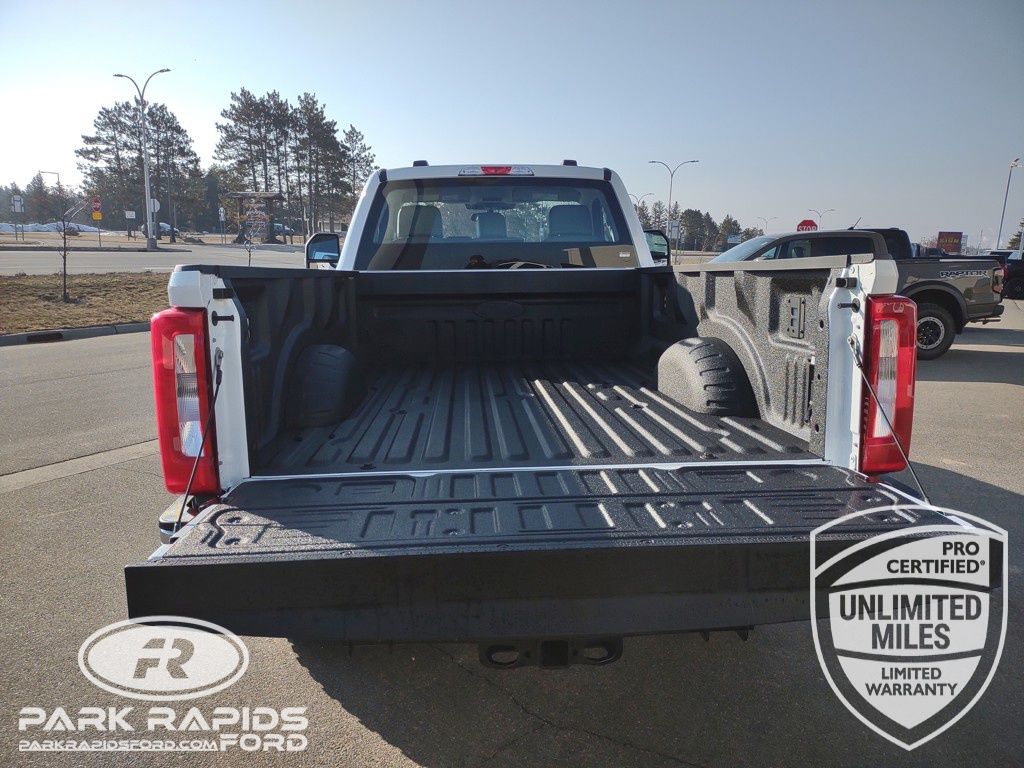 2025 Ford F-250SD XLT photo