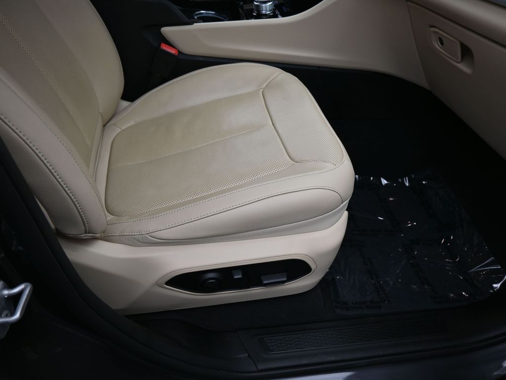 Used 2023 Baltic Gray Metallic Clearcoat Jeep Limited image 49