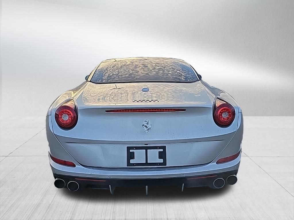 2016 Ferrari California T 13