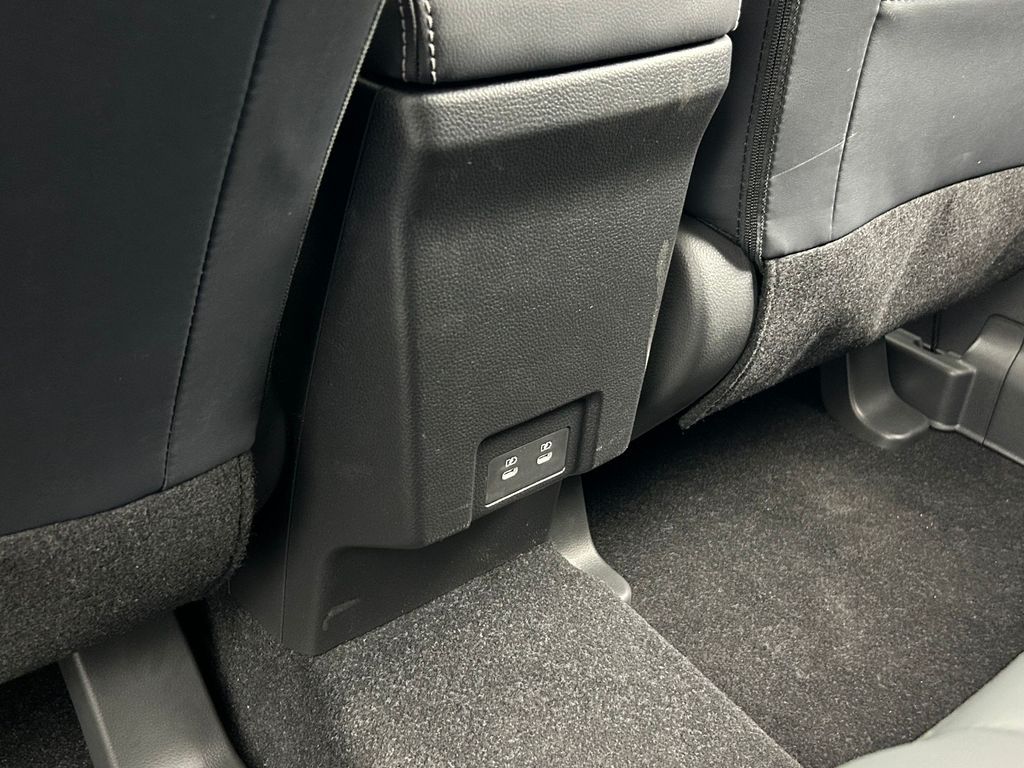 New 2026 Blue Metallic Mitsubishi SE image 21