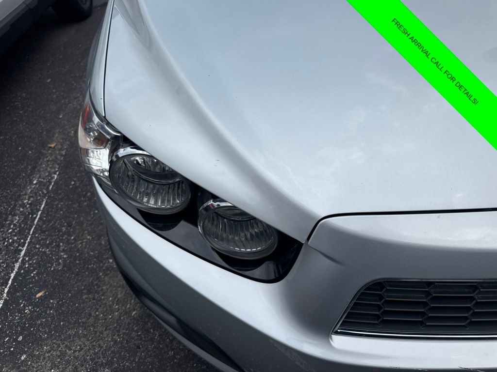 Used 2013 Silver Chevrolet LT image 3