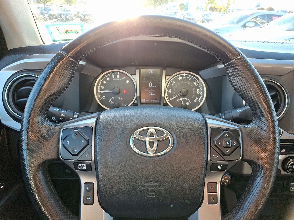 Thumbnail: 2018 Toyota Tacoma - 19