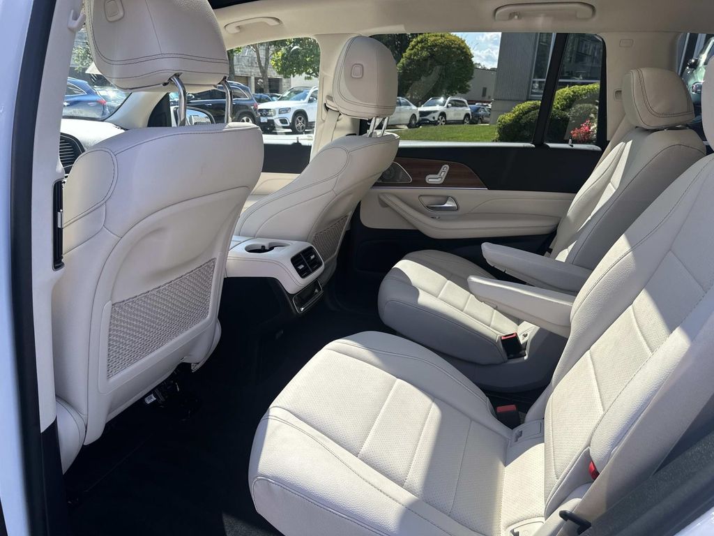 Thumbnail: 2024 Mercedes-Benz GLS - 29