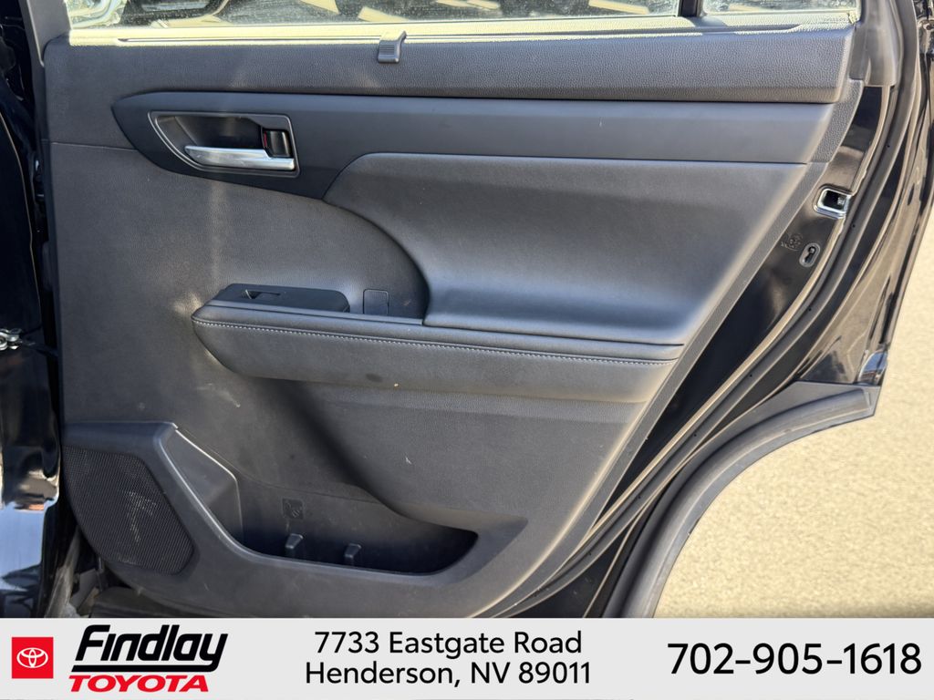Used 2024 Toyota Highlander SUV