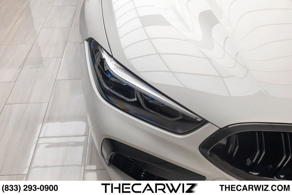 2022 BMW M8