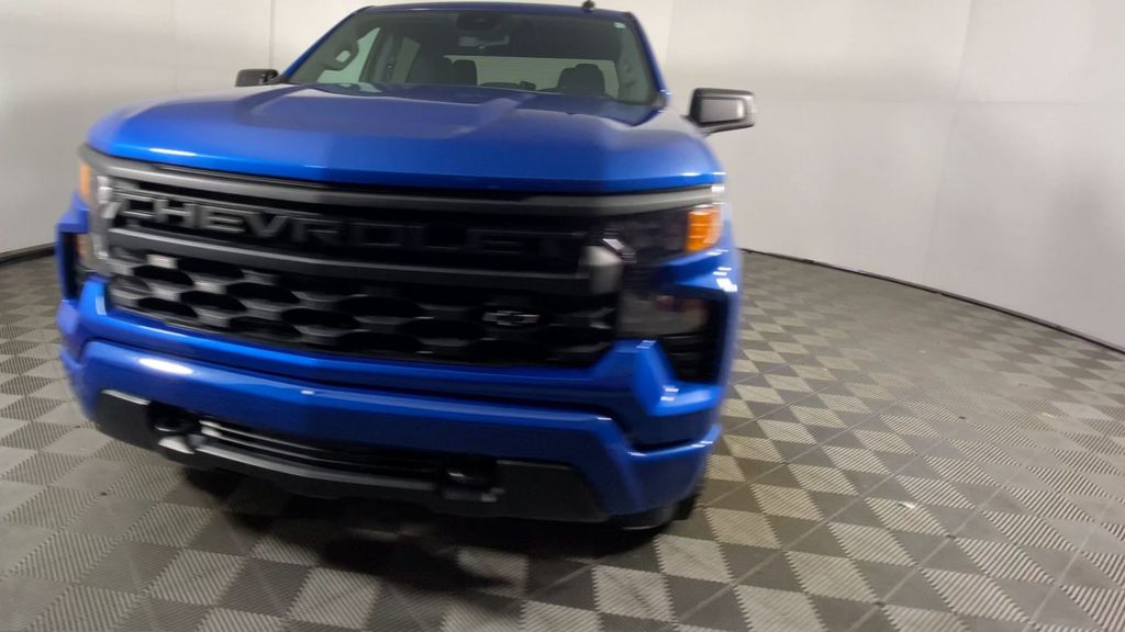 2022 Chevrolet Silverado 1500 Custom 3