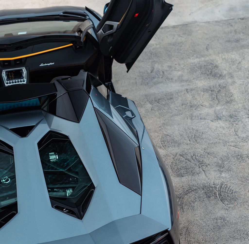 Thumbnail: 2019 Lamborghini Aventador - 14