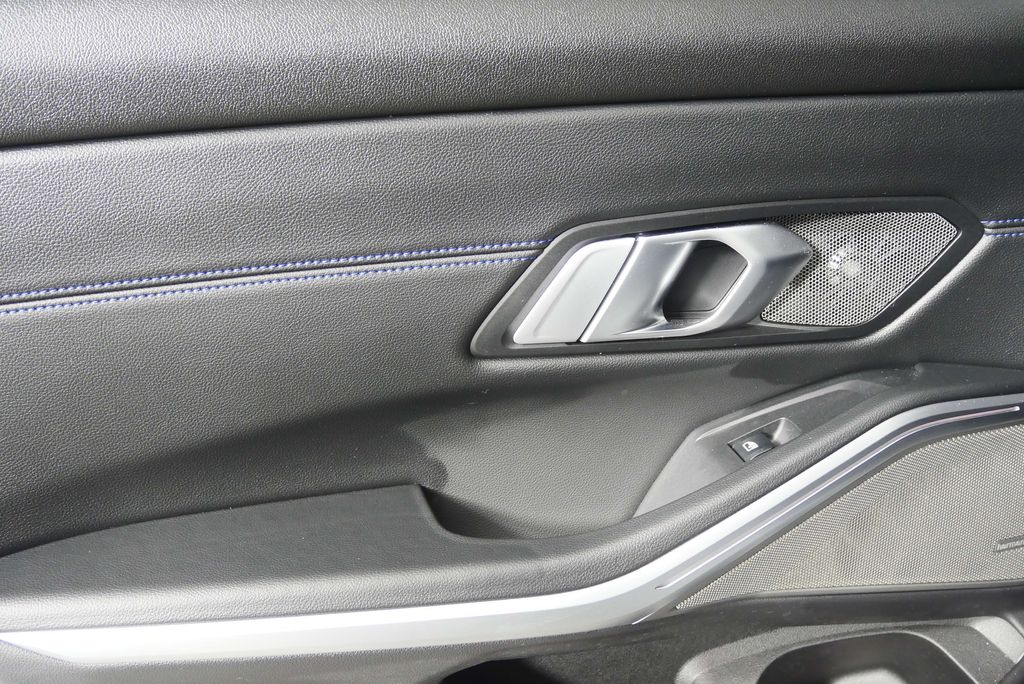 Thumbnail: 2023 BMW 3 Series - 14