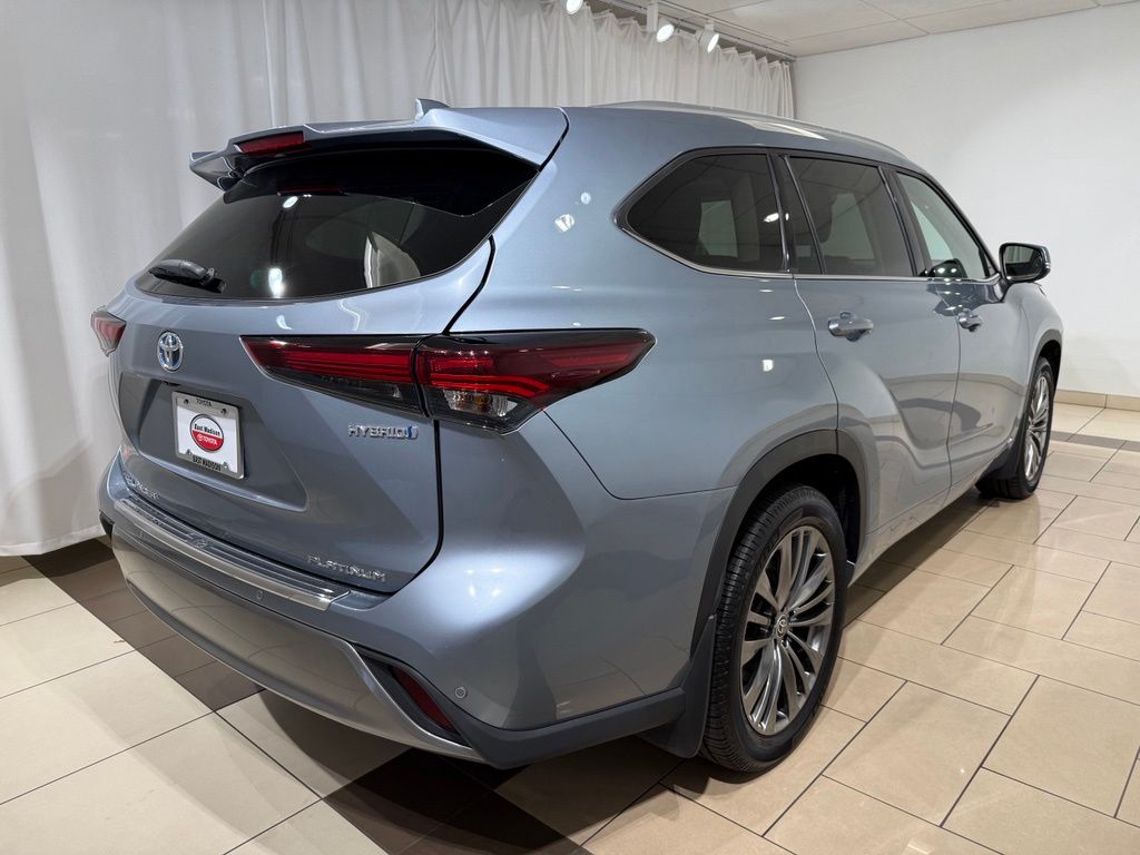 Thumbnail: 2024 Toyota Highlander - 5