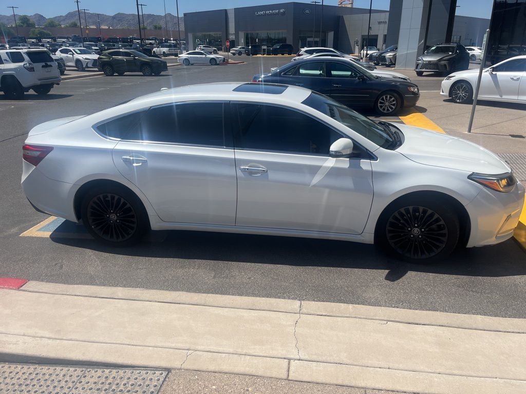 Thumbnail: 2016 Toyota Avalon - 5